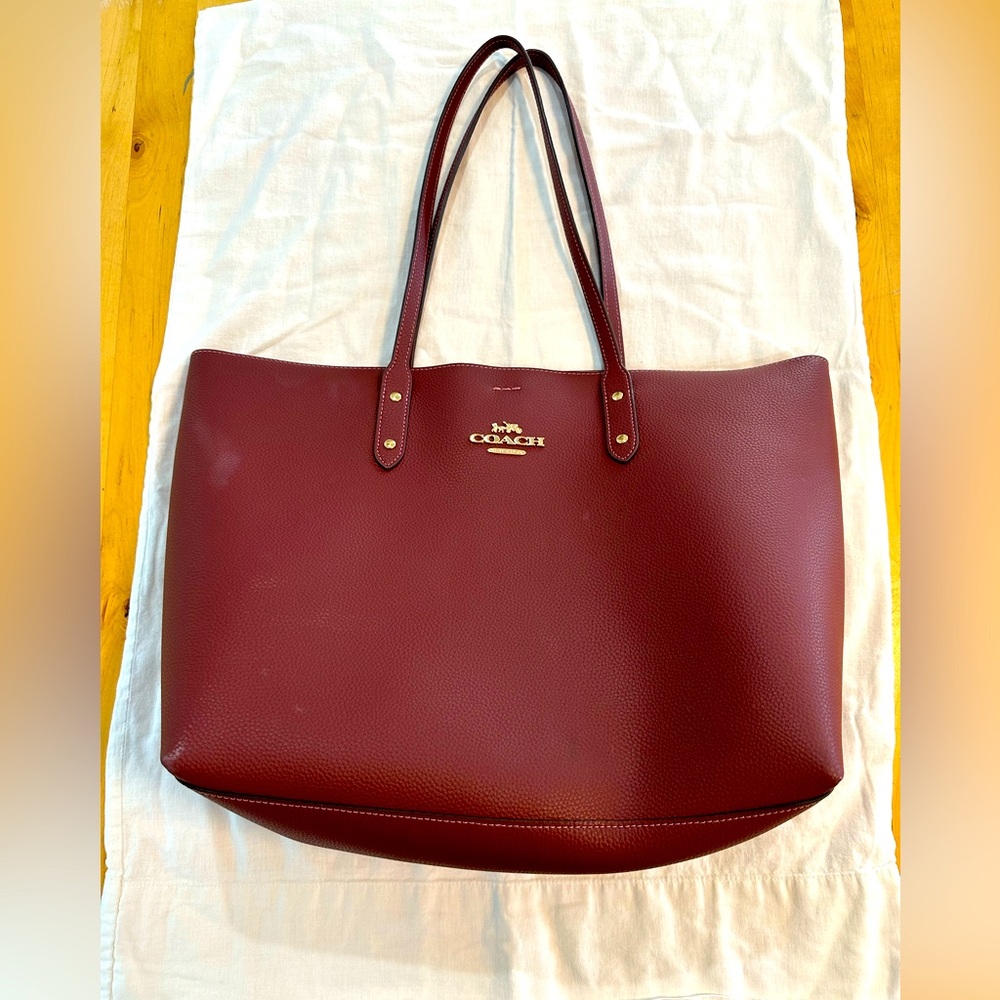 COACH NORTH TOTE 32 bag, Oxblood exterior w/ rose leather interior, minimal wear